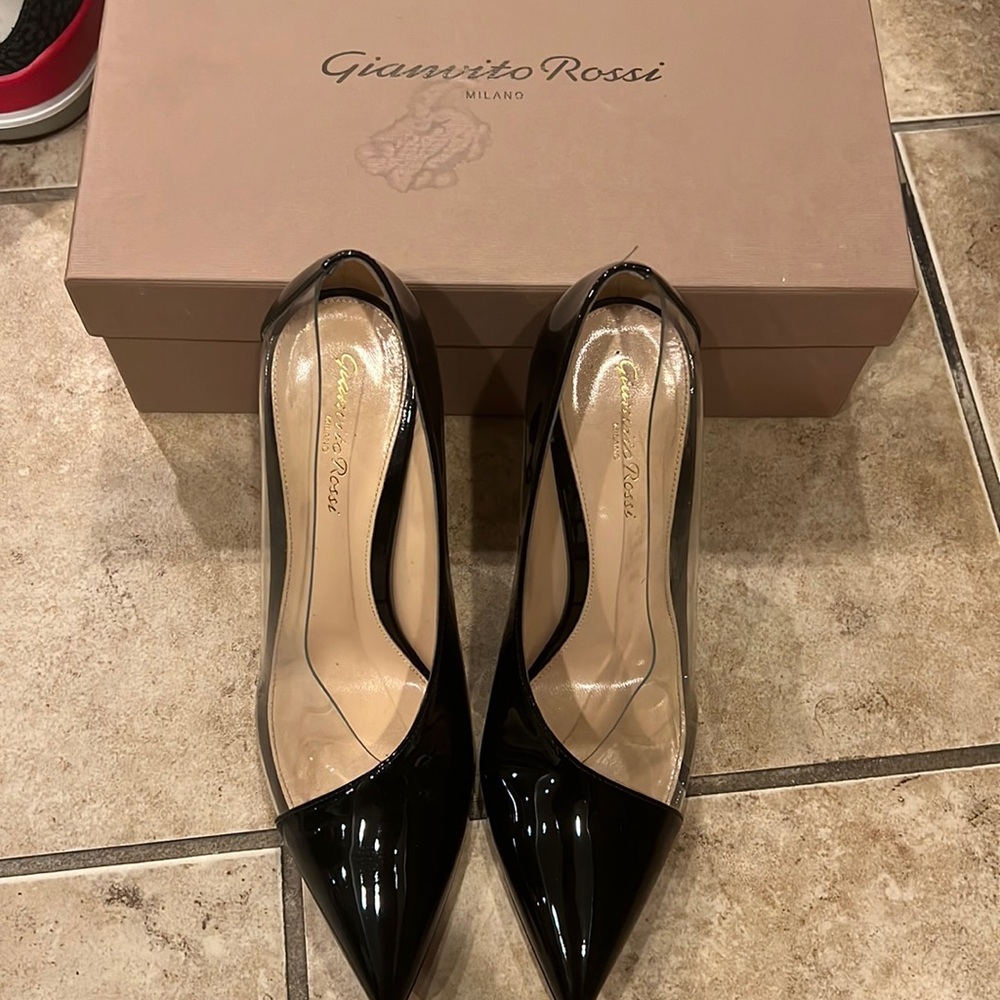 Women’s Gianvito Rossi heels in a size 39